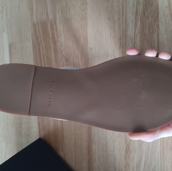 SOLD - NEW Cole Haan Flora thong sandals - Picture 4 of 5